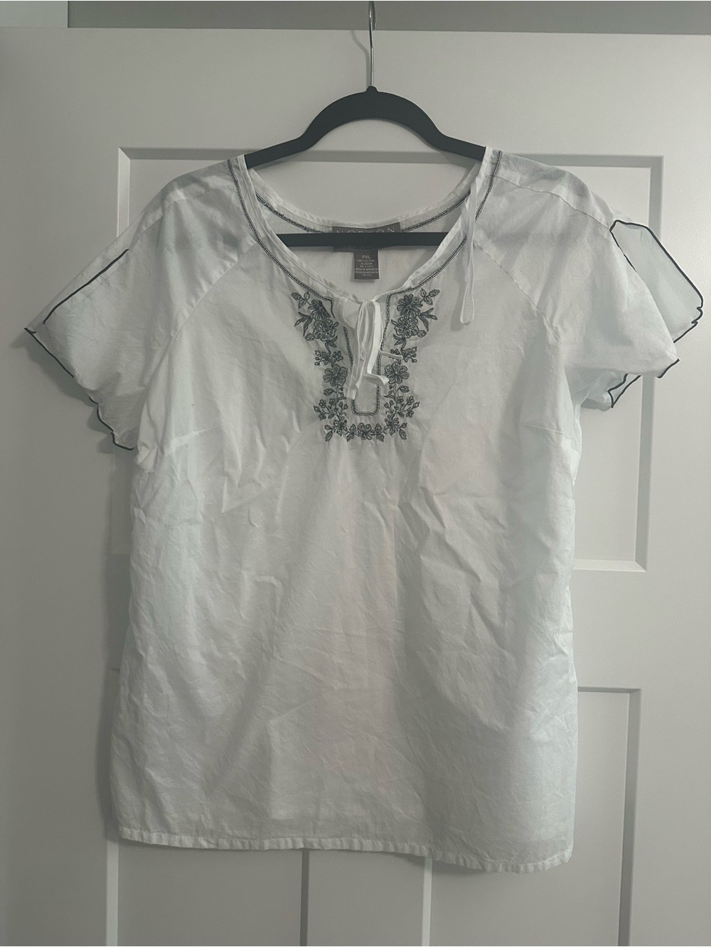 Norton McNaughton White Short-Sleeve Embroidered Tie-Neck Top